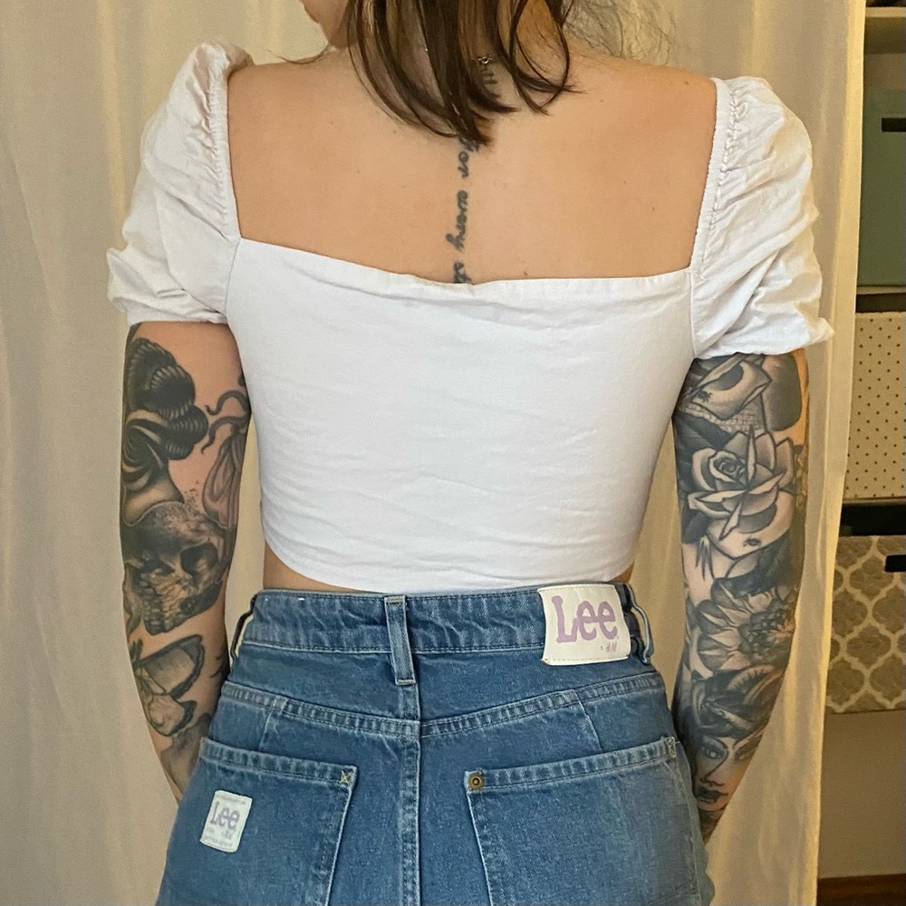 Ruffle Lace-Up Crop Top - Picture 3 of 13